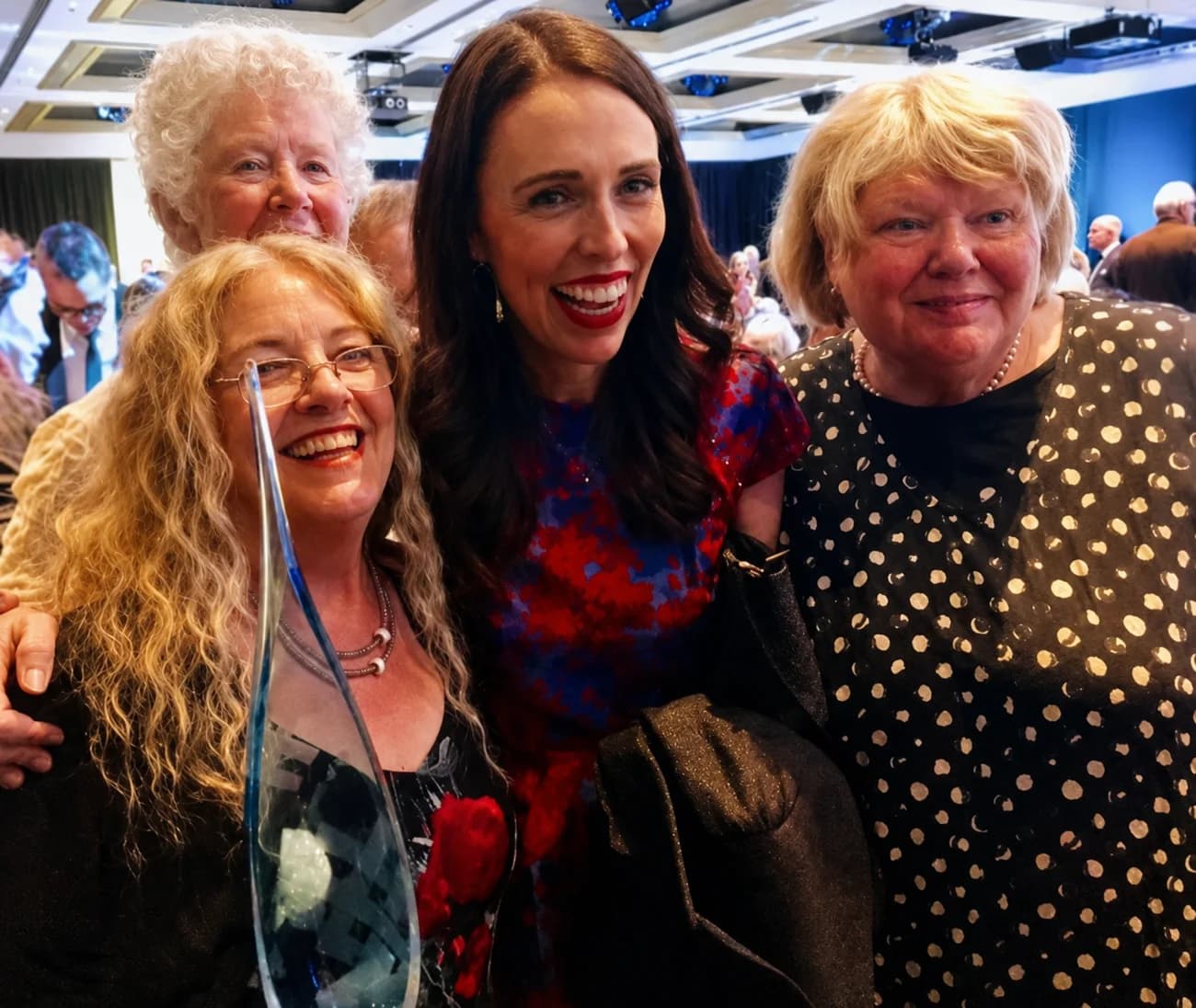Verna McFelin with then Prime Minister Jacinda Ardern